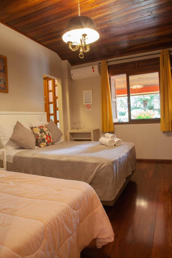 Hospedagem Vila Suica Hotel กรามาโด ภายนอก รูปภาพ